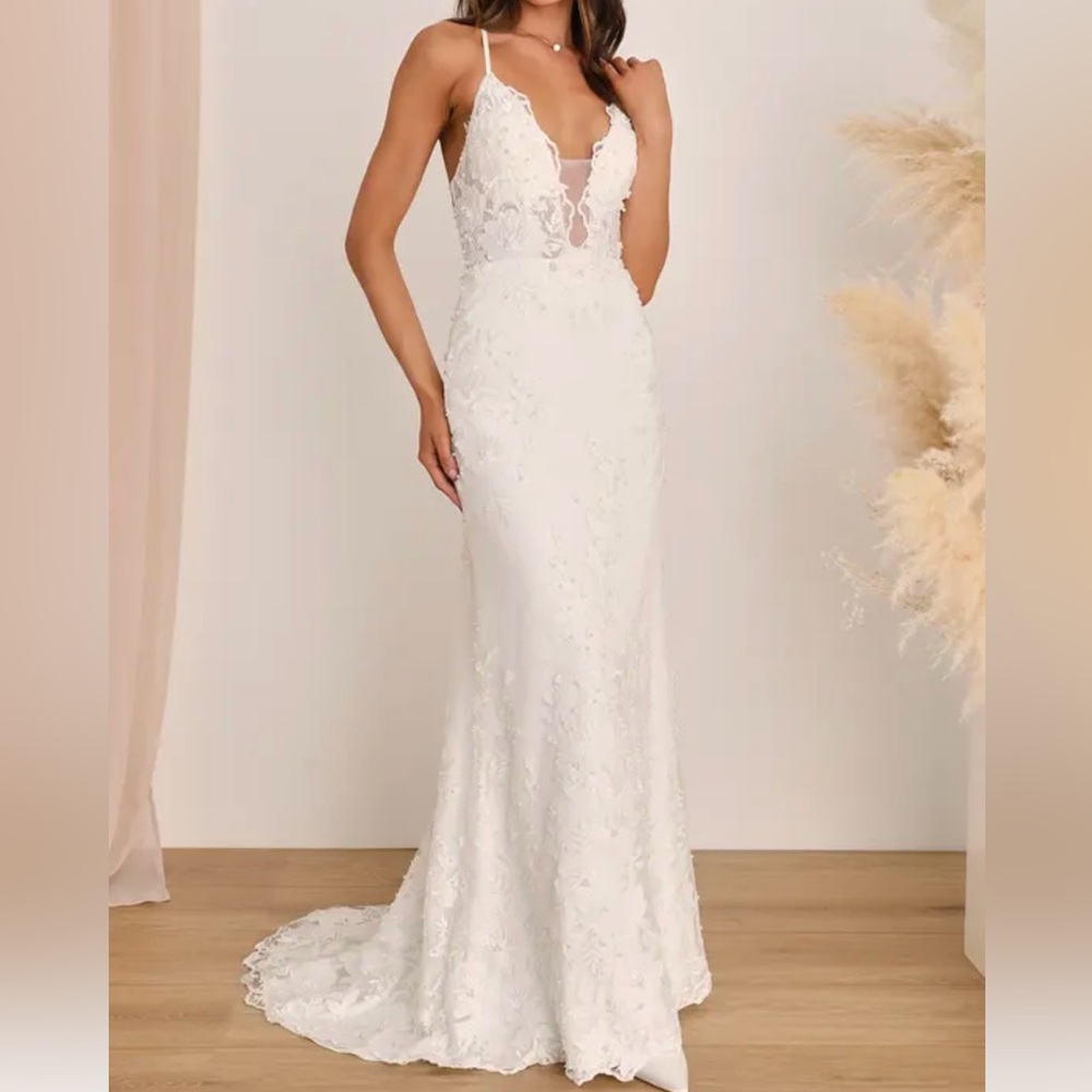 Lulu's Elegant Ivory Lace Wedding Dress